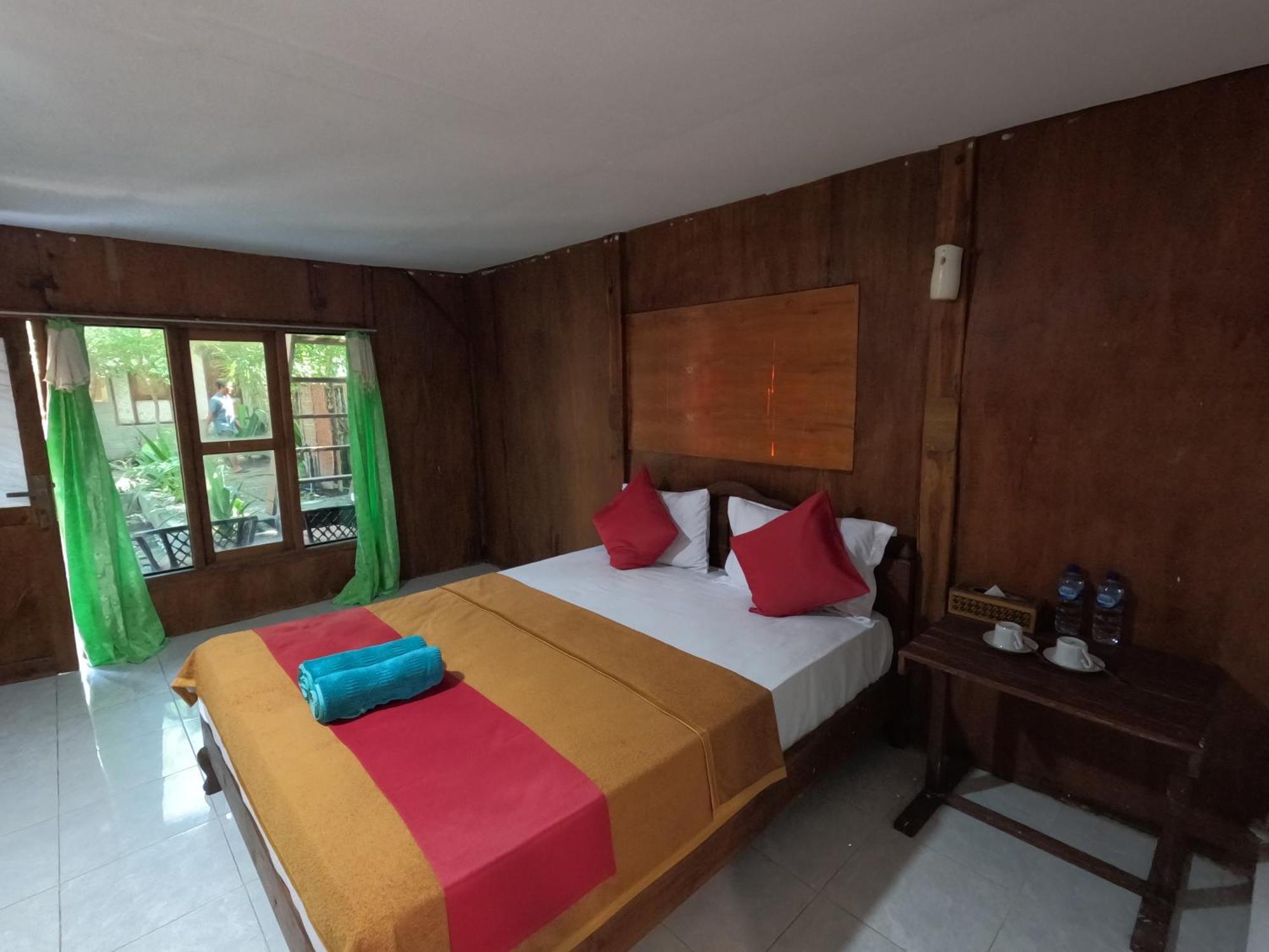 Maryan Moyo Bungalows & Resto Moyo Island ภายนอก รูปภาพ