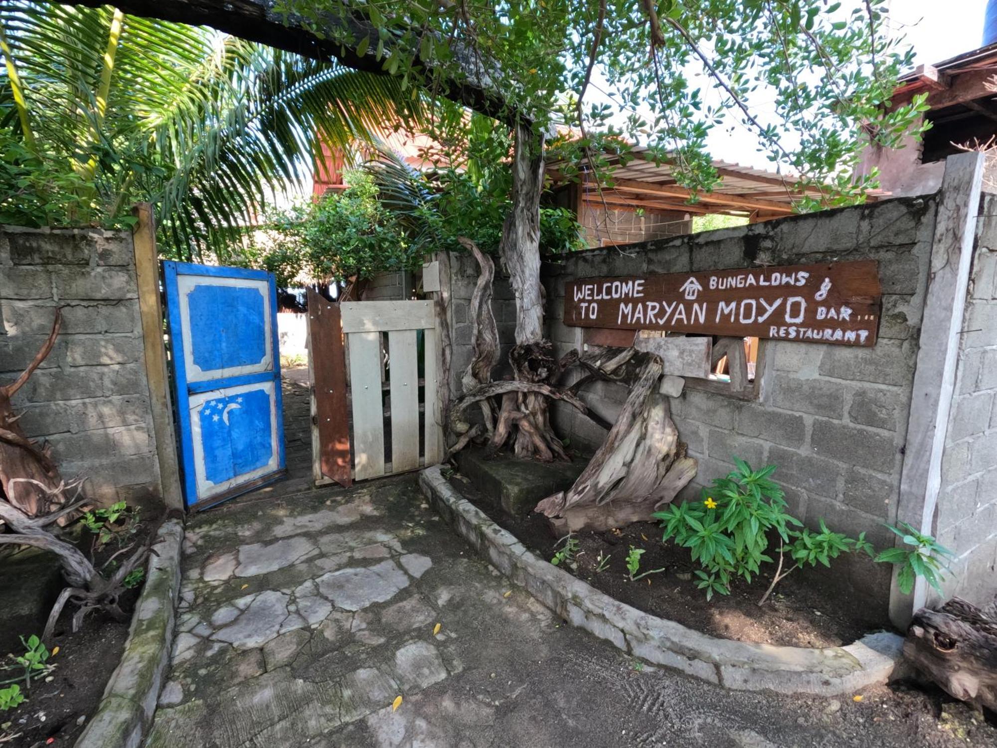 Maryan Moyo Bungalows & Resto Moyo Island ภายนอก รูปภาพ