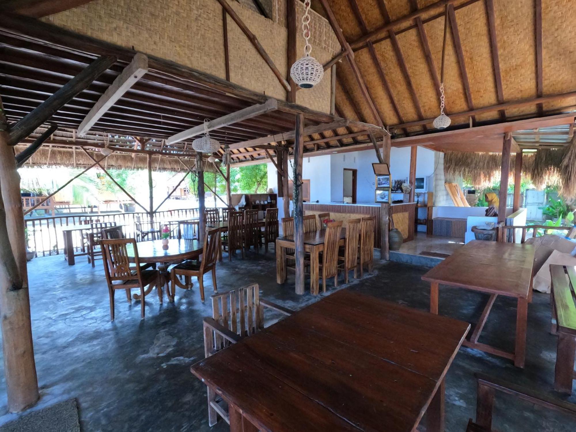 Maryan Moyo Bungalows & Resto Moyo Island ภายนอก รูปภาพ